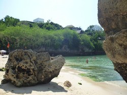 Pantai di Bali yang Jadi Tempat Syuting Film Eat, Pray, Love
