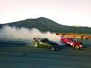 Aksi Ngesot GT4586, Toyota GT86 Bermesin Ferrari 458