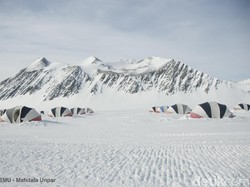 Ratusan Gunung Berapi Tersembunyi di Antartika Berpotensi Meletus
