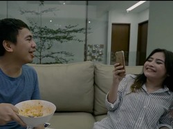 Hangout Raih 2 Juta Penonton, Raditya Dika Penuhi Janji Makan Mie Pedas