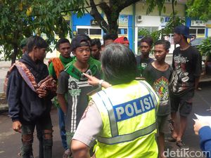 Ridwan Kamil Fasilitasi Bonek Makan Gratis dan Dangdutan