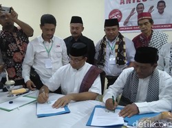 Anies Teken Kontrak Politik Tak Akan Gusur Warga Kemayoran