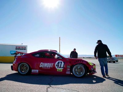 Toyota GT86 Bermesin Ferrari Beraksi
