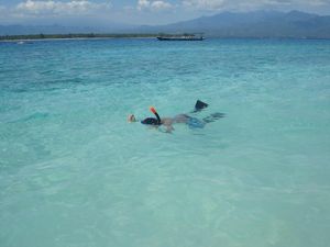 Lagi Liburan di Gili Meno, eh Nemu Cincin Emas Pengantin Baru