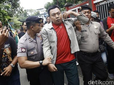 Lagi, Ahok Dihadang Warga Saat Blusukan