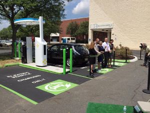 Malaysia Targetkan Punya 100 Ribu Mobil Listrik di 2030