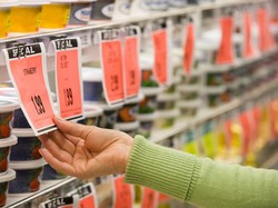 Sebelum Belanja, Cek Harga Daging Ayam hingga Telur Dulu Yuk!