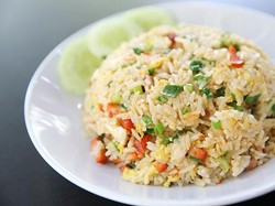 Belum Sarapan? Bikin Saja Nasi Goreng Sosis dengan 4 Langkah