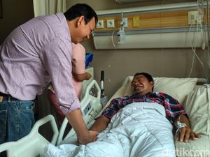 Usai Djarot, Giliran Ahok Jenguk Kader PDIP yang Dikeroyok