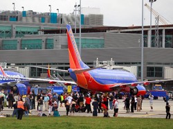 Motif Penembakan Massal di Bandara Florida Masih Diselidiki