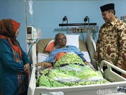 Kondisi Semakin Membaik, KH Hasyim Muzadi Dipindahkan dari ICU