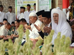 Jokowi ke Pasar Kajen dan Tinjau Jalan Tol Batang-Semarang