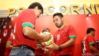 Sejumlah mantan kapten ini mengaku terkejut dengan event yang diadakan PSSI ini karena pertama kalinya mantan-mantan kapten Indonesia dikumpul menjadi satu. Dia berharap ini menjadi awal kebangkitan sepakbola Tanah Air.