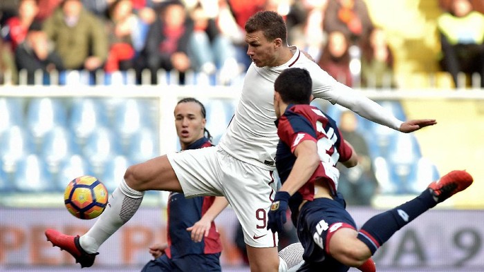 Gol Bunuh Diri Menangkan Roma
