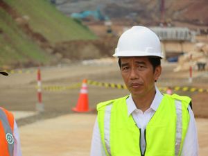 Instruksi Jokowi: Pastikan Ketersediaan Pangan dan Kesiapan Tol Instruksi Jokowi: Pastikan Ketersediaan Pangan dan Kesiapan Tol