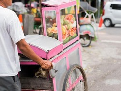 Jajanan Gerobak Kaki Lima yang Murah dan Enak