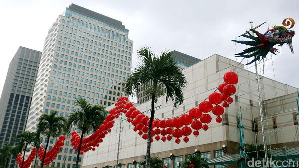 Jelang Imlek, Lampion Hiasi Pusat Perbelanjaan
