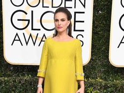 Hamil Besar, Natalie Portman Anggun Bergaun Kuning di Golden Globes