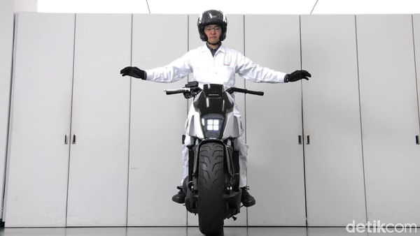 Motor Honda Ini Bisa Mengikuti Anda Seperti Anak Kucing