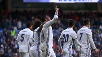 Kemenangan atas Granada membuat Real Madrid sudah melaju tak terkalahkan dalam 39 pertandingan, menyamai rentetan terpanjang di Spanyol milik Barcelona (Gonzalo Arroyo Moreno/Getty Images)