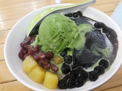 Ada di Kawasan Tebet? Yuk Cicip Dessert Taiwan dan Martabak Enak!