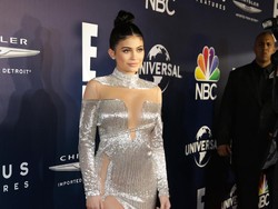Bibir Kylie Jenner Kembali Dipertanyakan, Ada Apa?