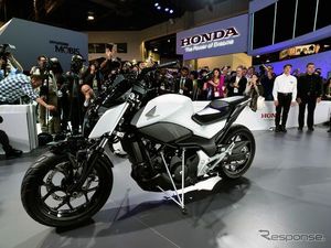Adu Motor Robot Honda vs Yamaha