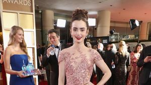Beauty in Pink! Lily Collins Memukau Lewat Gaun Pink