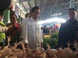Rawit Merah Rp 100.000/Kg, Jokowi: Beli Cabai Hijau dan Merah