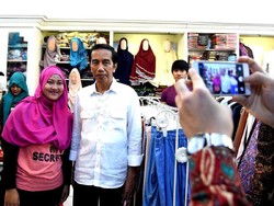 Beli Sarung di Pekalongan, Jokowi: Lumayan, Dapat Rp 60 Ribu