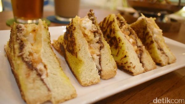 Nyam! Enaknya Roti Bakar Isi Keju, Nutella dan Marshmallow