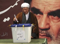 Garda Revolusi, Kuasai Ekonomi Iran Hingga Mafia Obat Terlarang