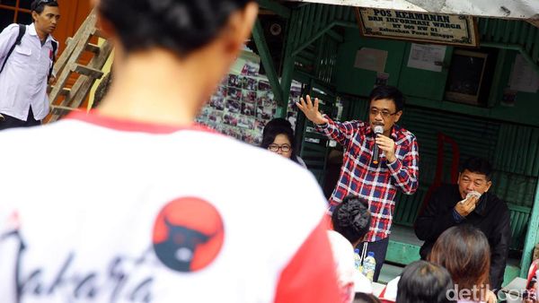 Djarot Blusukan di Pasar Minggu