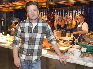 Terkena Dampak Brexit, 6 Restoran Jamie Oliver di Inggris akan Segera Ditutup Terkena Dampak Brexit, 6 Restoran Jamie Oliver di Inggris akan Segera Ditutup