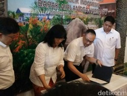 Menperin Resmikan Pabrik Keramik Rp 300 M di Mojokerto