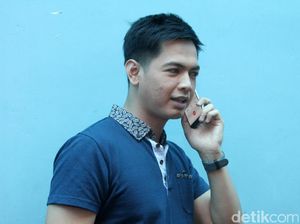 Diisukan Rumah Tangganya Retak, Tommy Kurniawan Telepon Siapa? Diisukan Rumah Tangganya Retak, Tommy Kurniawan Telepon Siapa?