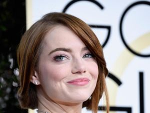 Persiapan Golden Globes, Emma Stone Gunakan Masker Bibir Dari Korea