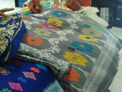 Tradisi Unik di Desa Sembalun: Perempuan Gak Bisa Nenun Itu Gak Laku!