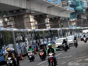 TransJakarta Kandangkan 59 Bus Integrasi Kopaja untuk Dicek TransJakarta Kandangkan 59 Bus Integrasi Kopaja untuk Dicek