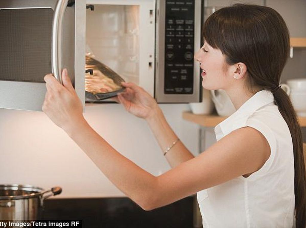 Perlu Kamu Tahu, 9 Hal yang Bisa Dilakukan dengan Microwave