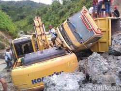 Tambang Galian di Kerinci Longsor, Timbun Truck dan Ekskavator