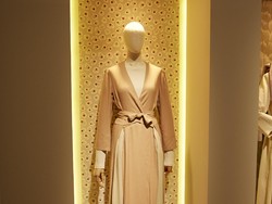 Koleksi Busana Muslim Hana Tajima x Uniqlo yang Disukai Wanita Jepang