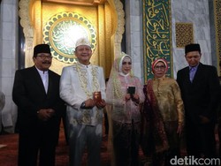 Wawali Surabaya Nikah, Mas Kawin Perhiasan Emas 233 Gram