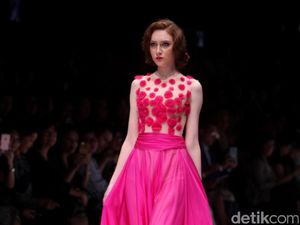 Foto: Koleksi Billy Tjong di Jakarta Fashion Week 2017
