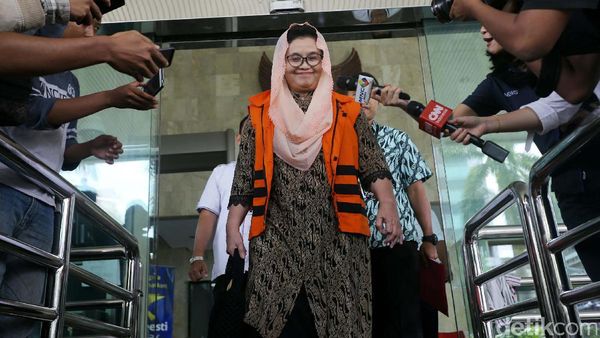 Siti Fadilah Supari Diperiksa KPK