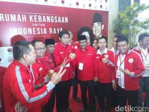 Menteri, Kepala BIN, dan Cawagub Djarot Hadiri HUT Ke-44 PDIP
