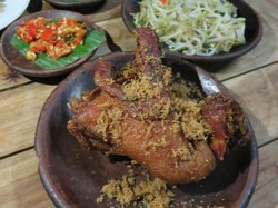 Sedang di Bintaro? Yuk, Cicipi Bebek Goreng Enak di 5 Tempat Ini