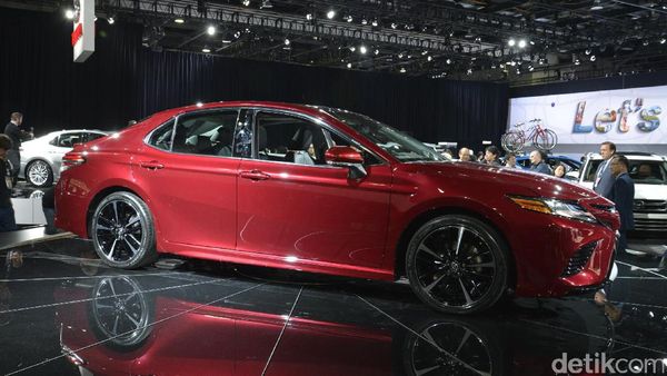 Generasi Baru Toyota Camry Tambah Garang