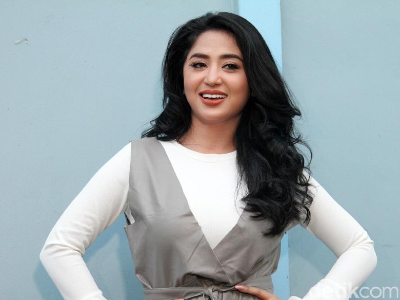 Inikah Penampilan Dewi Persik Saat Menikah? Inikah Penampilan Dewi Persik Saat Menikah?