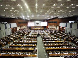 DPR Percepat Revisi UU Tentang Penanggulangan Bencana DPR Percepat Revisi UU Tentang Penanggulangan Bencana